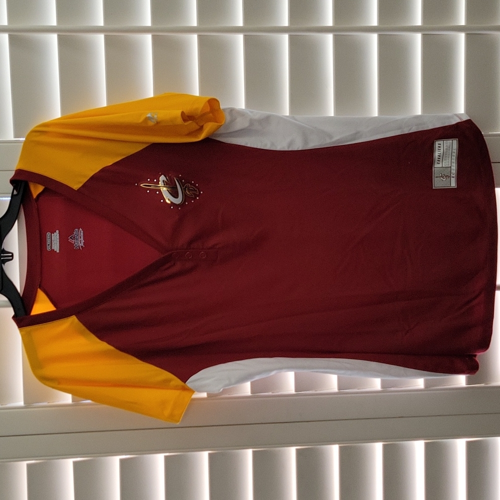Cleveland Cavaliers women's XXL top.  Maroon, yellow, white Majestic Fan Fashion